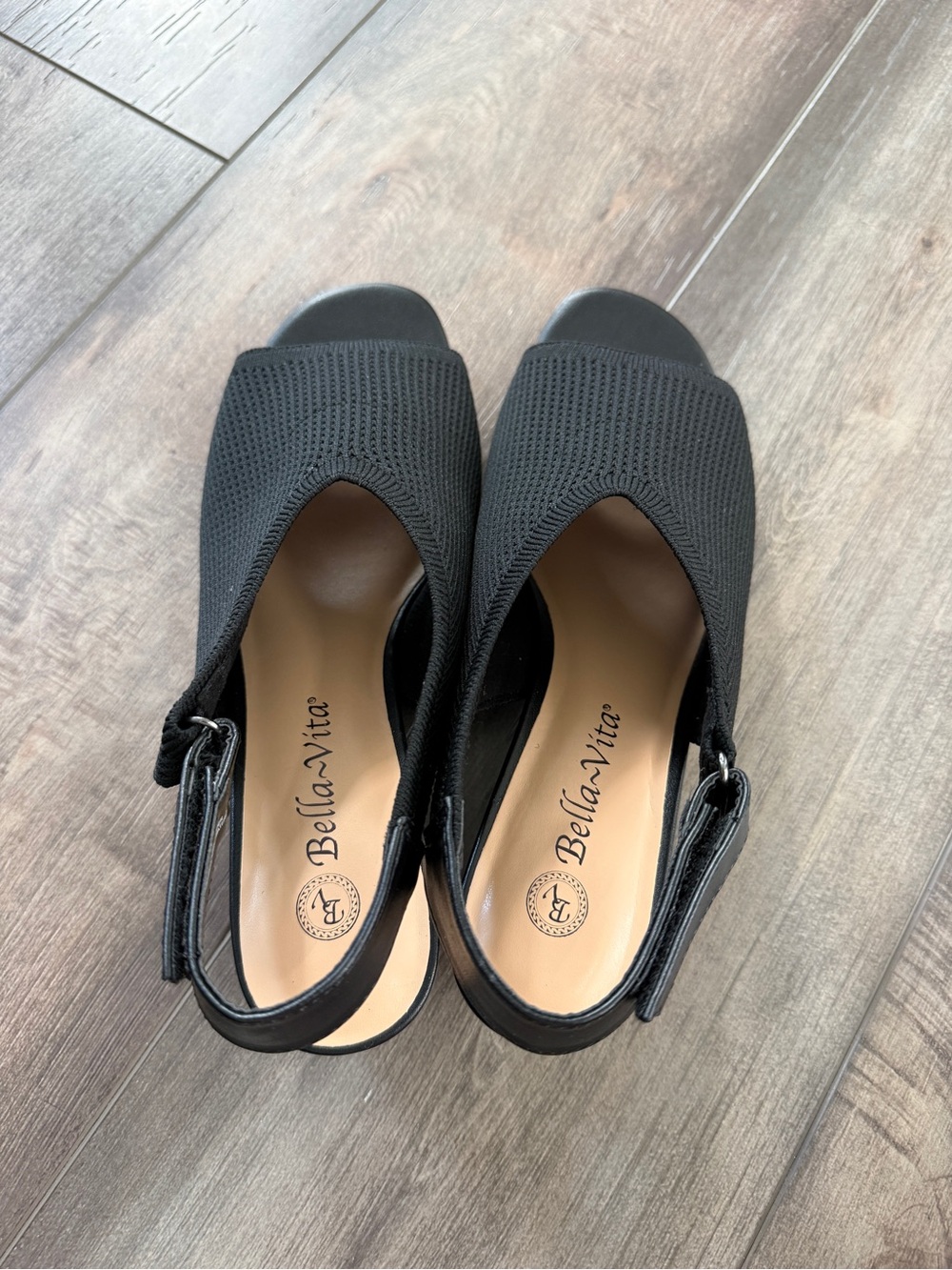 Bella Vita (Macy’s) women’s size 7.5 “Marin” wedge sandals